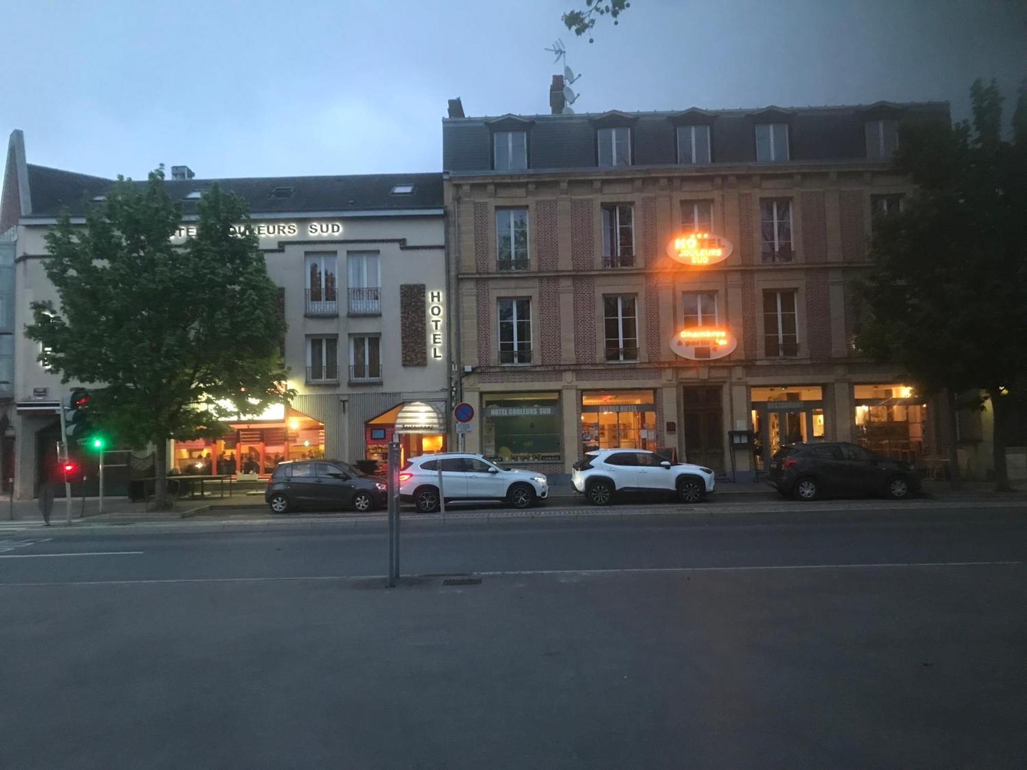 Hotel Couleurs Sud Centre-Ville Gare Charleville-Mézières Exteriör bild